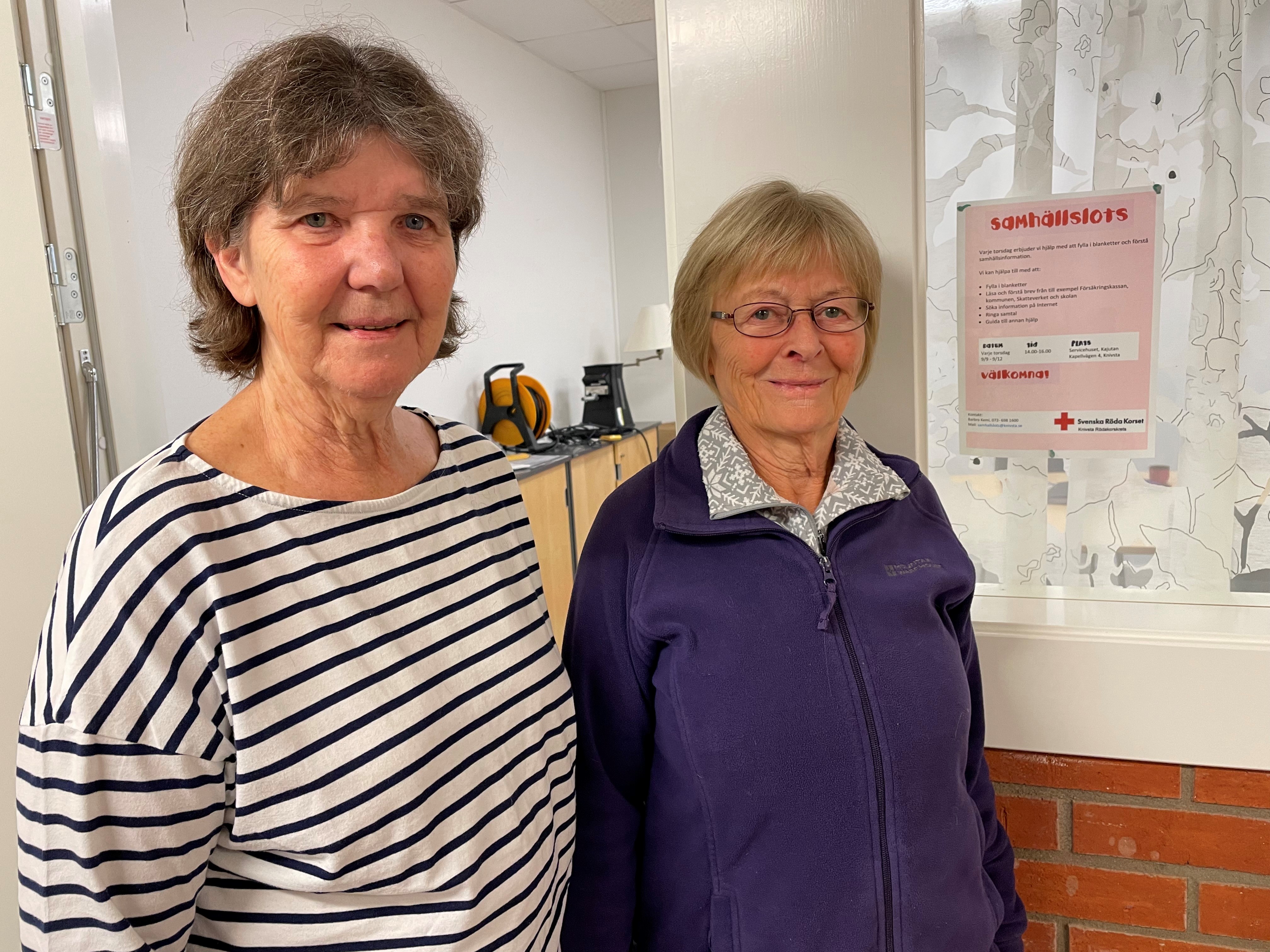 Eva Enskär och Ingrid Lundell är volontärer i projektet Samhällslotsarna - ett samarbete mellan Röda Korset och Knivsta kommun. 